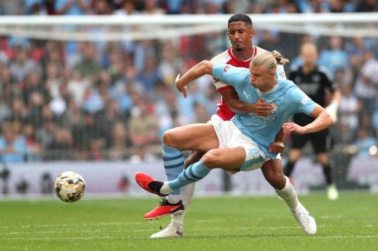斯基拉：国米派球探考察卡利亚里20岁的右翼卫帕莱斯特拉